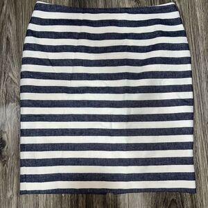 Ann Taylor navy blue striped pencil skirt size 8P